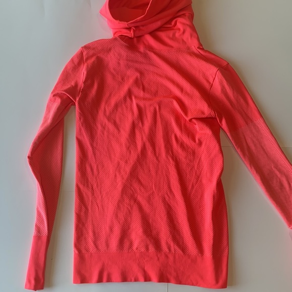 Nike Dri-Fit Cowl Neck Training Long Sleeve - Picture 6 of 6